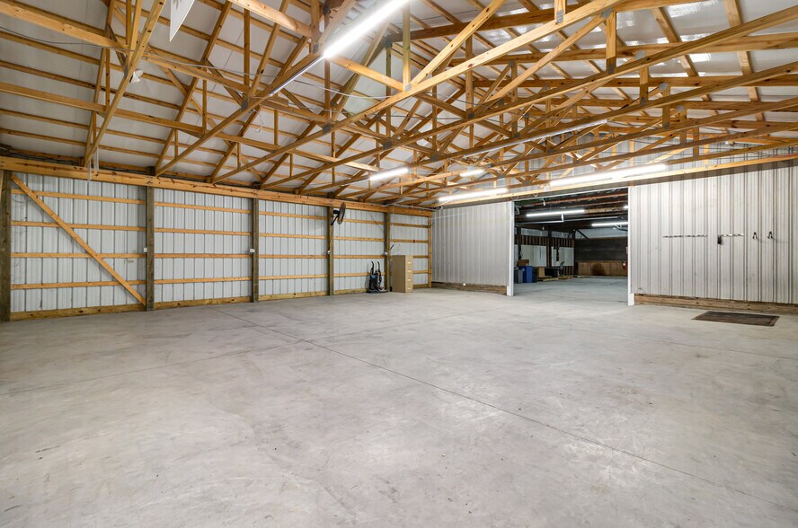 More Photos Of 8285 Tri County Hwy, Sardinia Flex For Sale