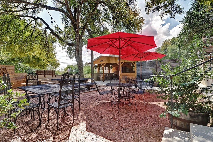 More Photos Of 5441 FM 1102, New Braunfels Specialty For Lease