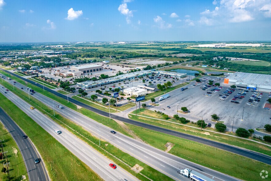 Primary Photo Of 2000 SE Loop 410, San Antonio Coworking Space
