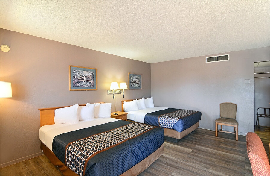 More Photos Of 2224 N White Sands Blvd, Alamogordo Hotel For Sale