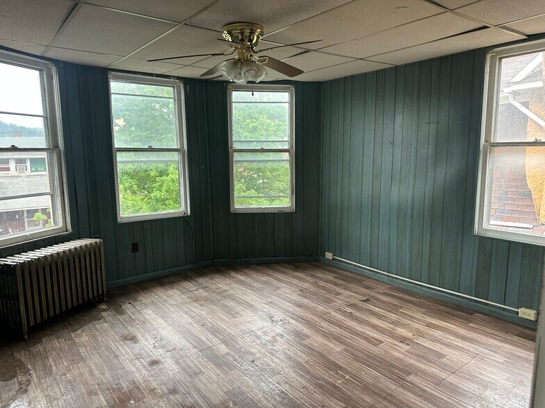 More Photos Of 120 Grand Ave, Cumberland Specialty For Sale