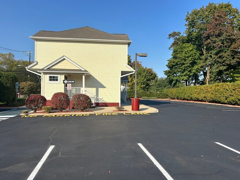 More Photos Of 85 Hopper Ave, Waldwick Medical For Lease