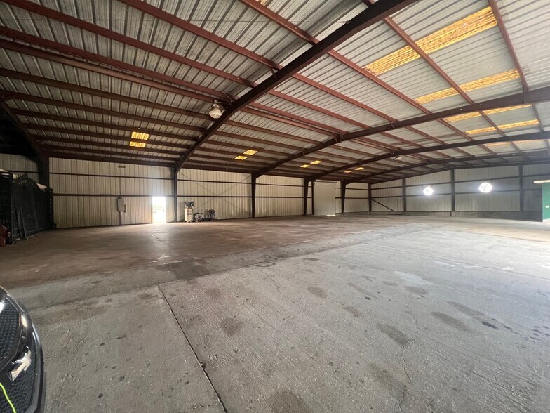 More Photos Of 17340 Parrish Grove, Dade City Industrial For Sale