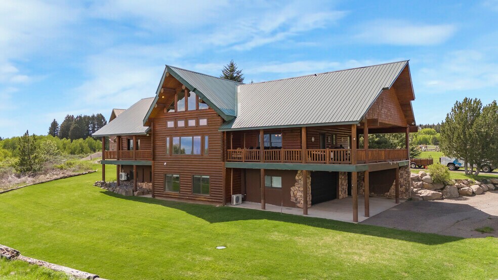 More Photos Of 1665 Whisper Ridge Rd, Ashton Hotel For Sale