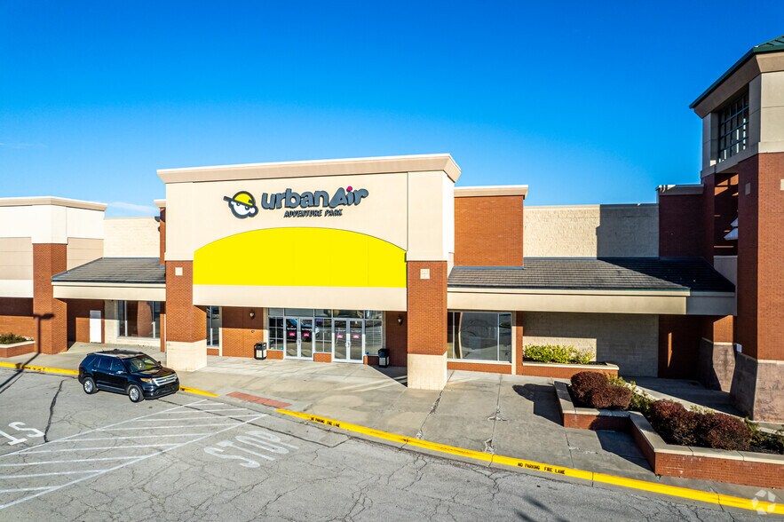 More Photos Of 14401 W Metcalf Ave, Overland Park Unknown For Lease