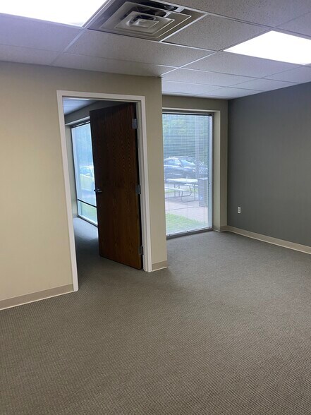 More Photos Of 303 Corporate Center Dr, Vandalia Office For Lease