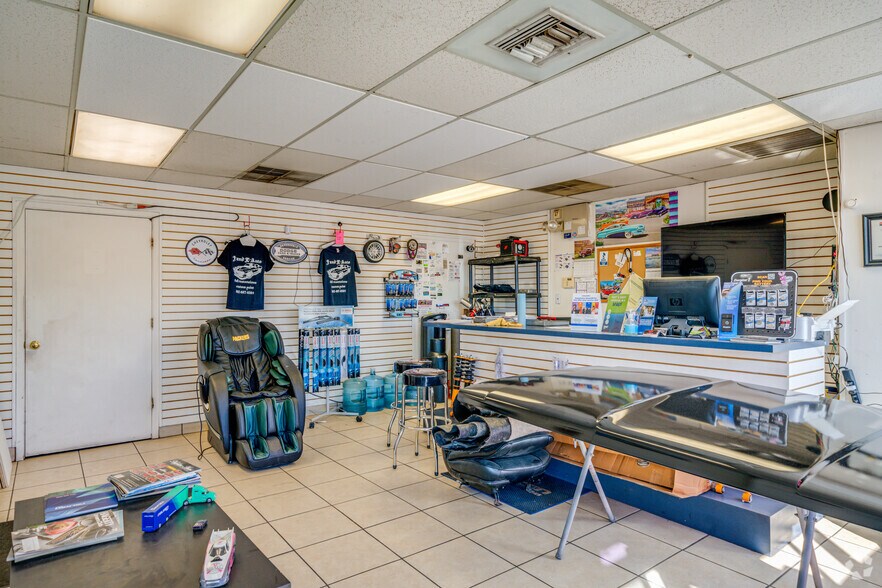 More Photos Of 1502 W Hatcher Rd, Phoenix Service For Sale