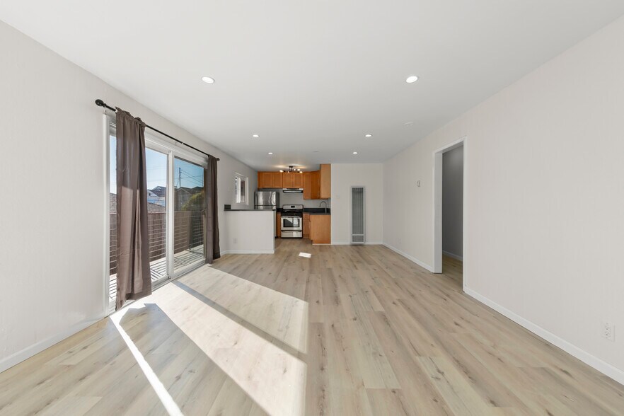 More Photos Of 2216 E 23rd St, Oakland Apartments For Sale