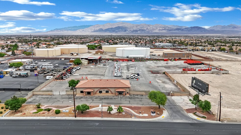 More Photos Of 2222 W Cheyenne Ave, North Las Vegas Freestanding For Lease