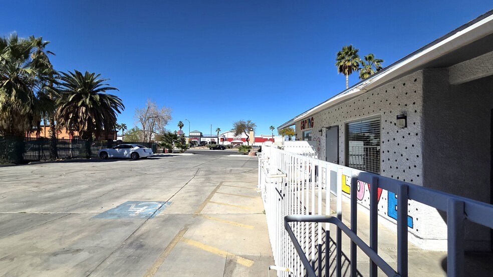 More Photos Of 3525 E Sunset Rd, Las Vegas Schools For Lease