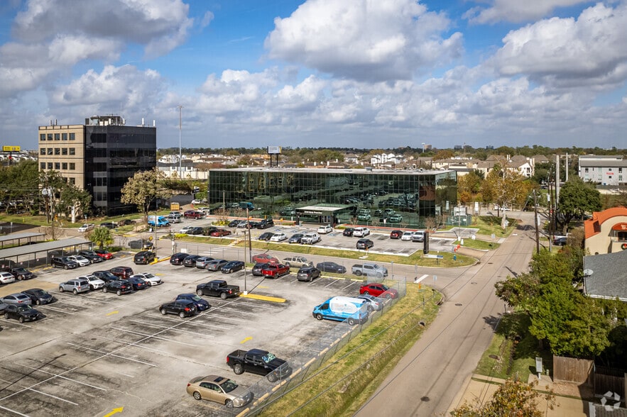 More Photos Of 5151 Katy Fwy, Houston Medical For Lease