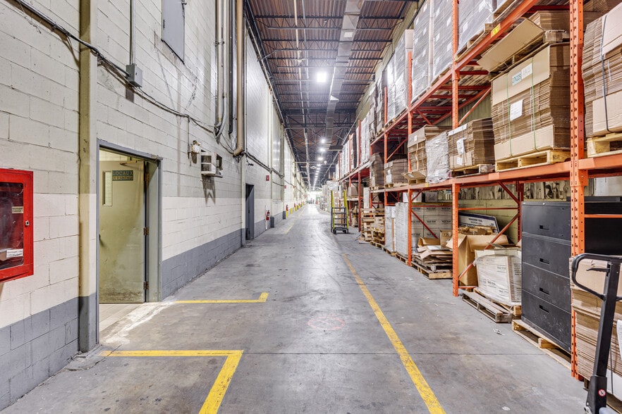 More Photos Of 500 Rue Léger, Riviere-beaudette Manufacturing For Lease