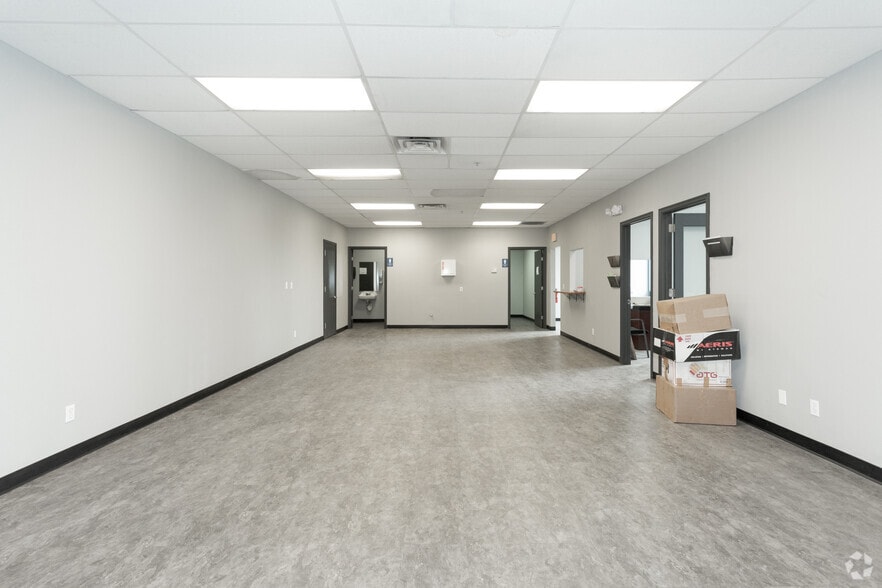 More Photos Of 4625 Interstate Way, Kingman Distribution For Lease