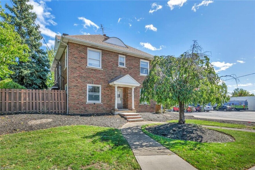 More Photos Of 881 E 222nd St, Euclid Office Residential For Sale