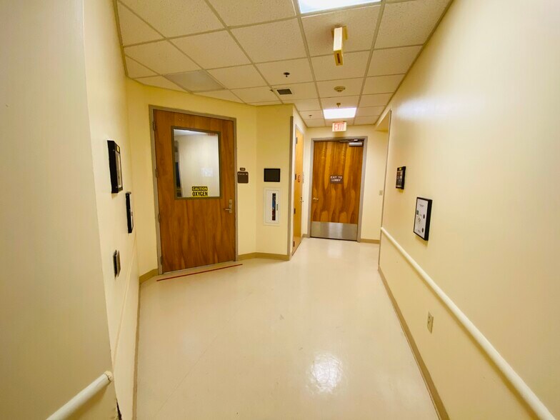 More Photos Of 404 Hall of Fame Dr, Lake City Medical For Lease