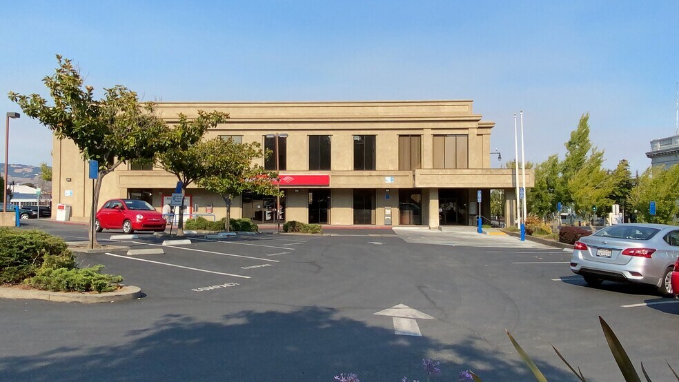 More Photos Of 200 Kentucky St, Petaluma Bank For Lease