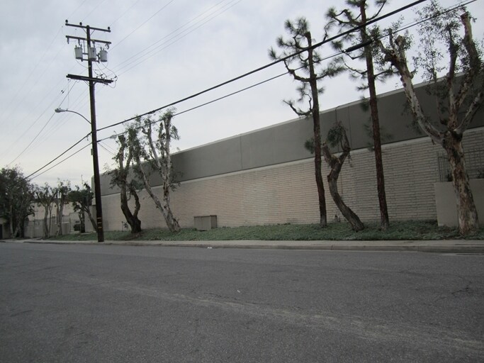 More Photos Of 355-367 E Beach Ave, Inglewood Warehouse For Lease