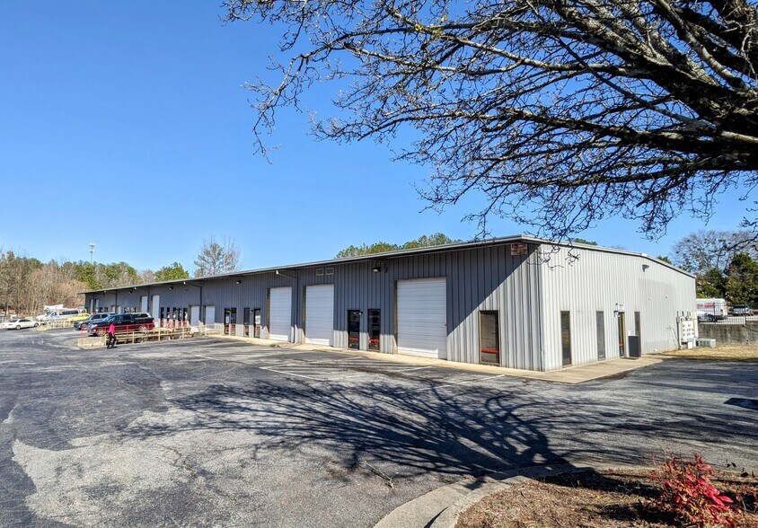 More Photos Of 925 Cripple Creek Dr, Lawrenceville Warehouse For Lease