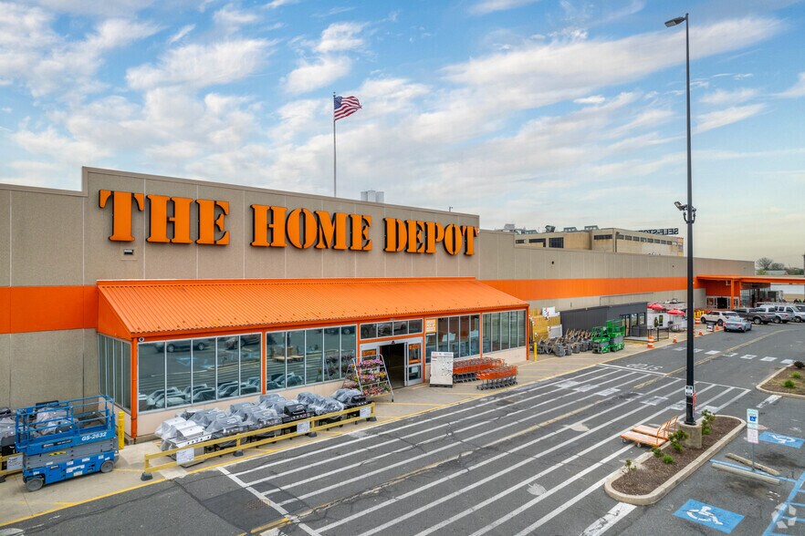 More Photos Of 2200 W Oregon Ave, Philadelphia Unknown For Lease