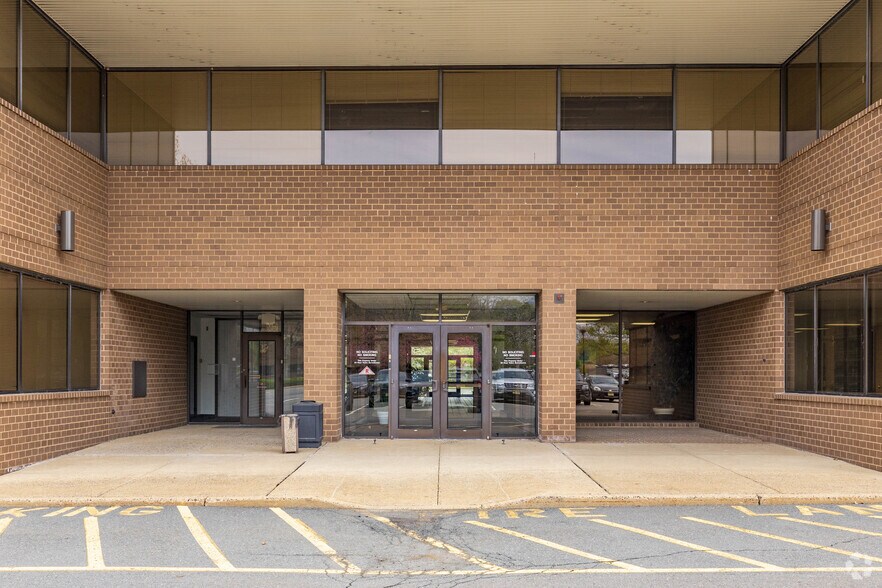 More Photos Of 810 Bear Tavern Rd, Ewing Office For Lease