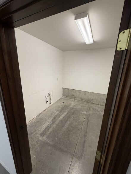 More Photos Of 3606 E Wellesley Ave, Spokane Service For Lease