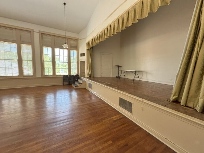 More Photos Of 1017 N Sanga Rd, Cordova Specialty For Sale