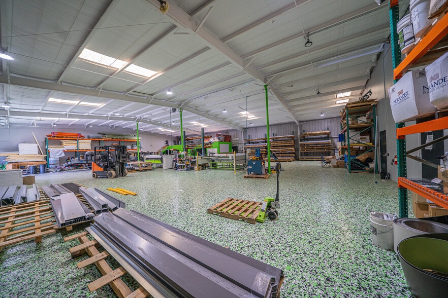 More Photos Of 2312 Bruner Ln, Fort Myers Warehouse For Lease