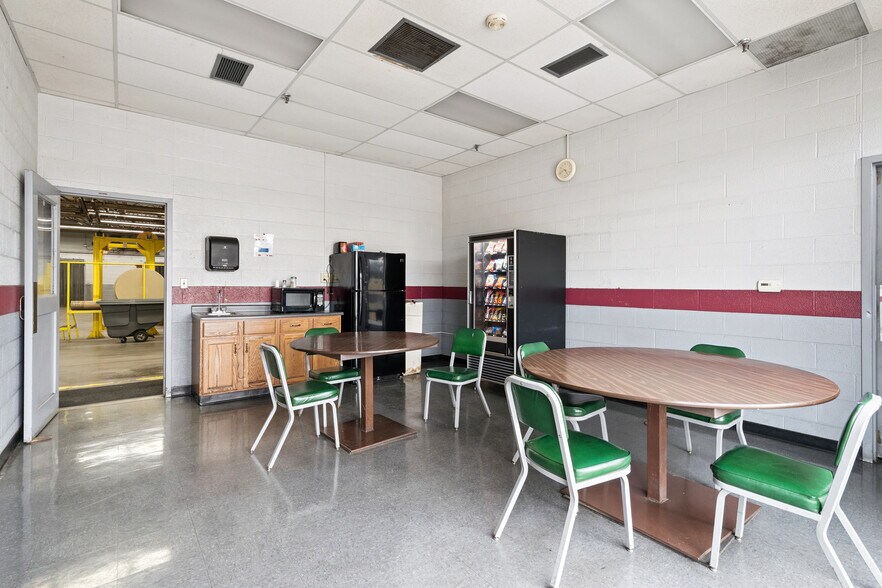 More Photos Of 3355 Agency St, Burlington Industrial For Lease