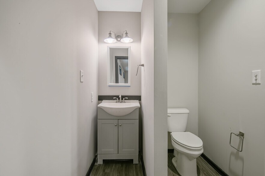 More Photos Of 1500 Gillespie St, Fayetteville Office For Sale