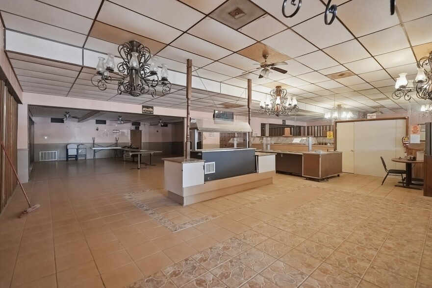 More Photos Of 815 S US Highway 281, Alice Hotel For Sale