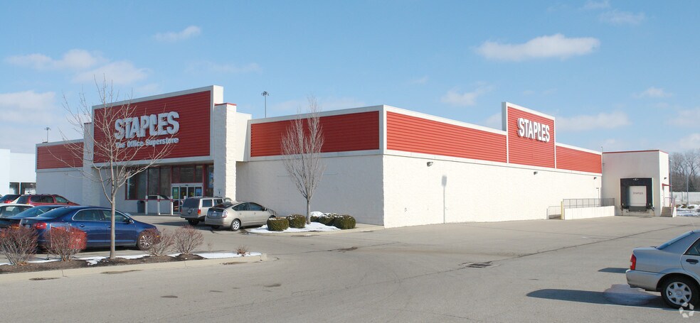 More Photos Of 1761 W Main St, Troy Freestanding For Lease