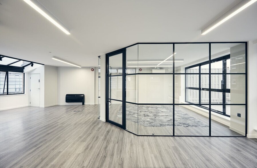 More Photos Of 16 Laystall St, London Office For Sale