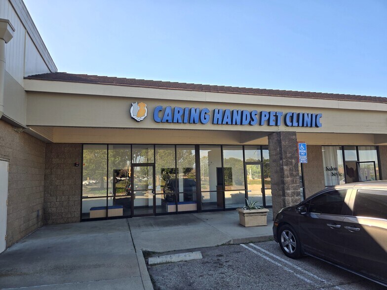 Primary Photo Of 2011 S Miller St, Santa Maria Storefront For Lease