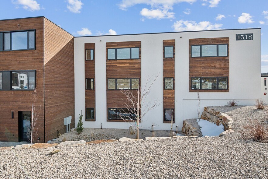 More Photos Of 4518 North Forestdale Drive Building 54, Park City Freestanding For Sale