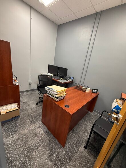 More Photos Of 2212 Murray Ave, Pittsburgh Office Residential For Lease