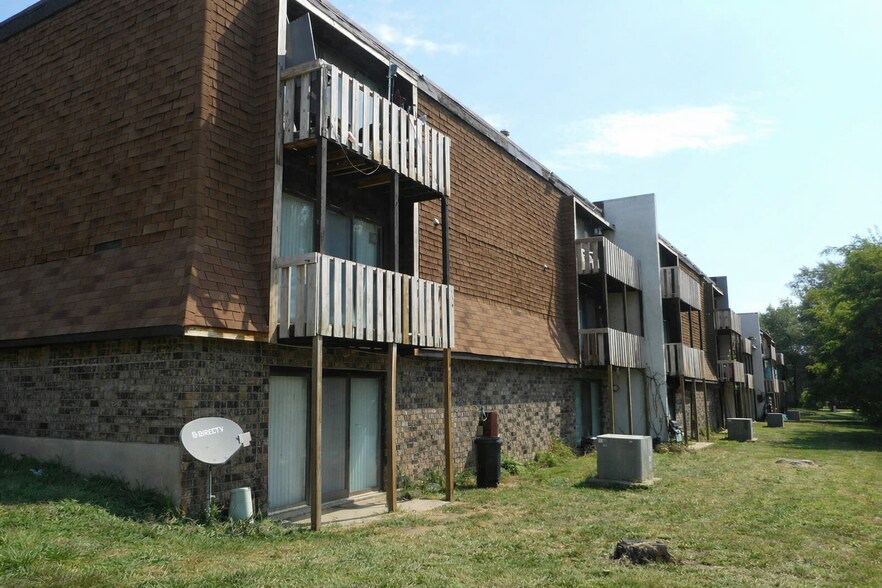 More Photos Of 8492 Lane Dr, Raytown Apartments For Sale