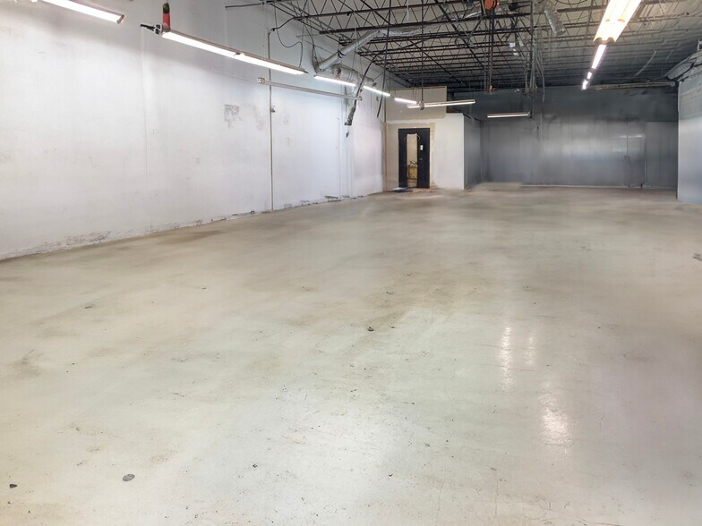 More Photos Of 150 East Dr, West Melbourne Light Manufacturing For Sale