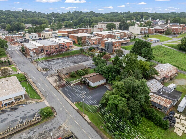 More Photos Of 147 E Court St, Rutherfordton Office Residential For Sale