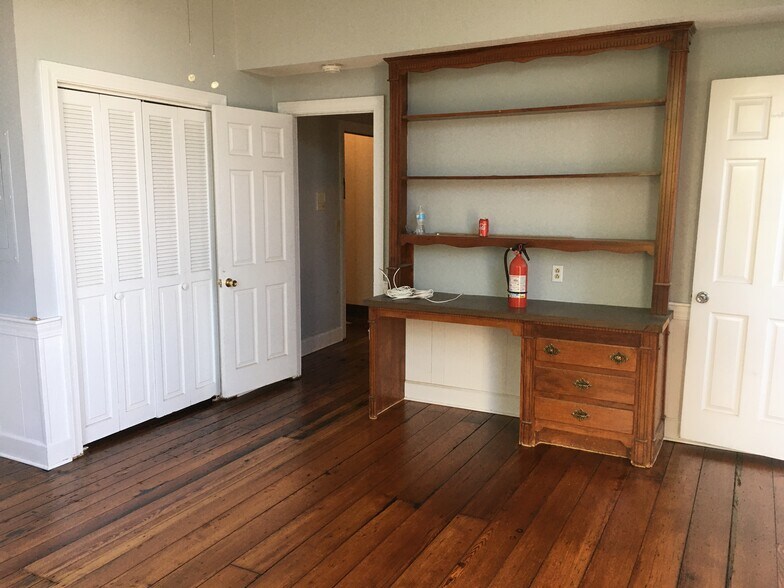 More Photos Of 635 E Bay St, Charleston Office Residential For Lease