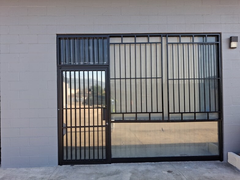 More Photos Of 1140-1150 Price Ave, Pomona Warehouse For Lease