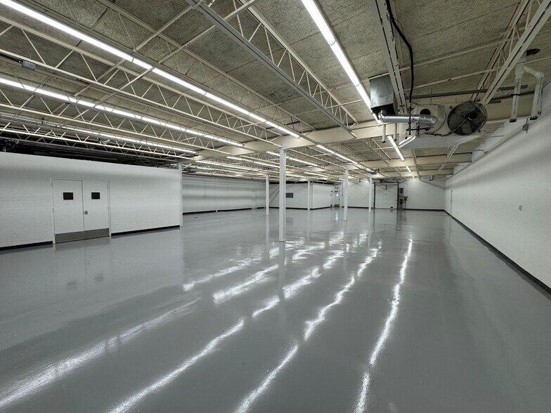 More Photos Of 19 West St, East Hanover Light Manufacturing For Lease