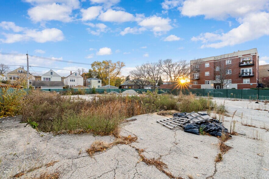 More Photos Of 5357 Addison st, Chicago Land For Sale