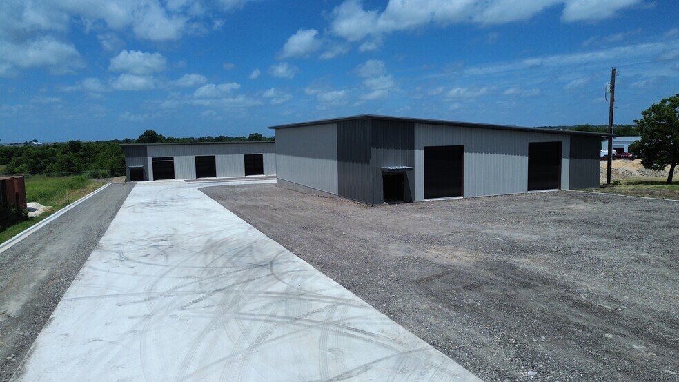 More Photos Of 1158 County Road 108, Hutto Warehouse For Lease