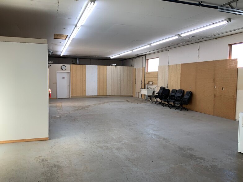 More Photos Of 545 8th Ave NE, Saint Joseph Warehouse For Sale