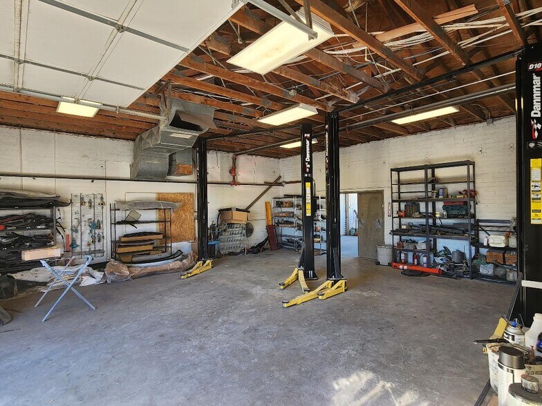 More Photos Of 2017 W Ironwood Dr, Phoenix Service For Sale