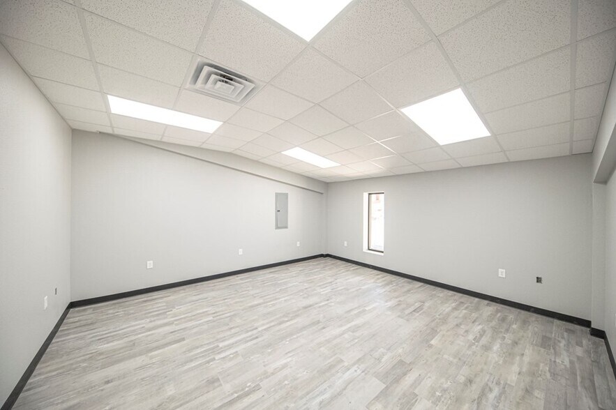 More Photos Of 16651 W Basin St, Odessa Industrial For Sale