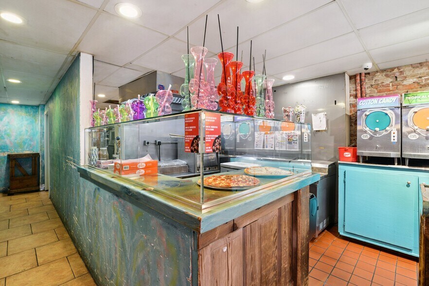 More Photos Of 409 Decatur St, New Orleans Storefront Retail Residential For Lease