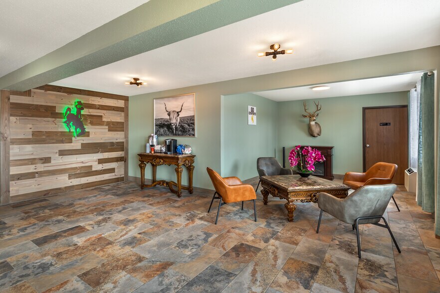 More Photos Of 1370 N McCue St, Laramie Hotel For Sale