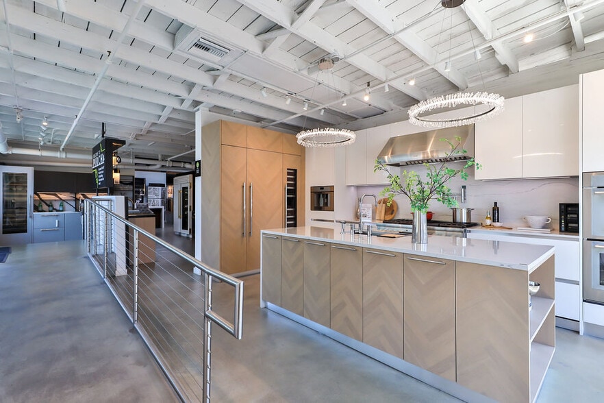 More Photos Of 118 S Cedros Ave, Solana Beach Storefront For Sale