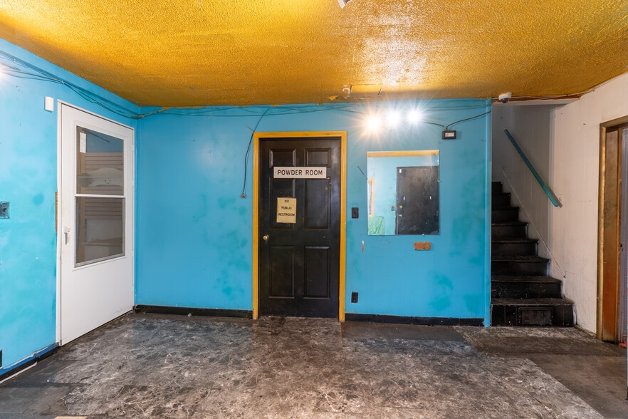 More Photos Of 3453 Penn Ave N, Minneapolis Storefront For Sale